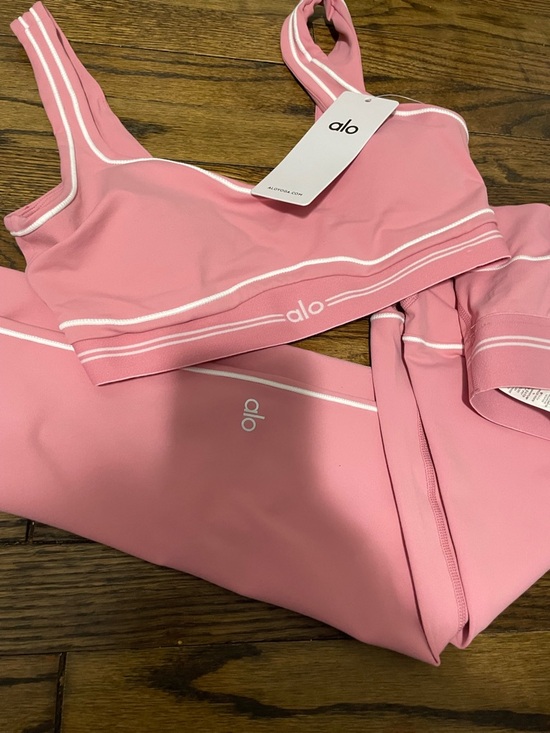ALO Yoga Other - ALO Yoga Pink Seamless Piping Sports Bra & leggings! + Fast shipping!!